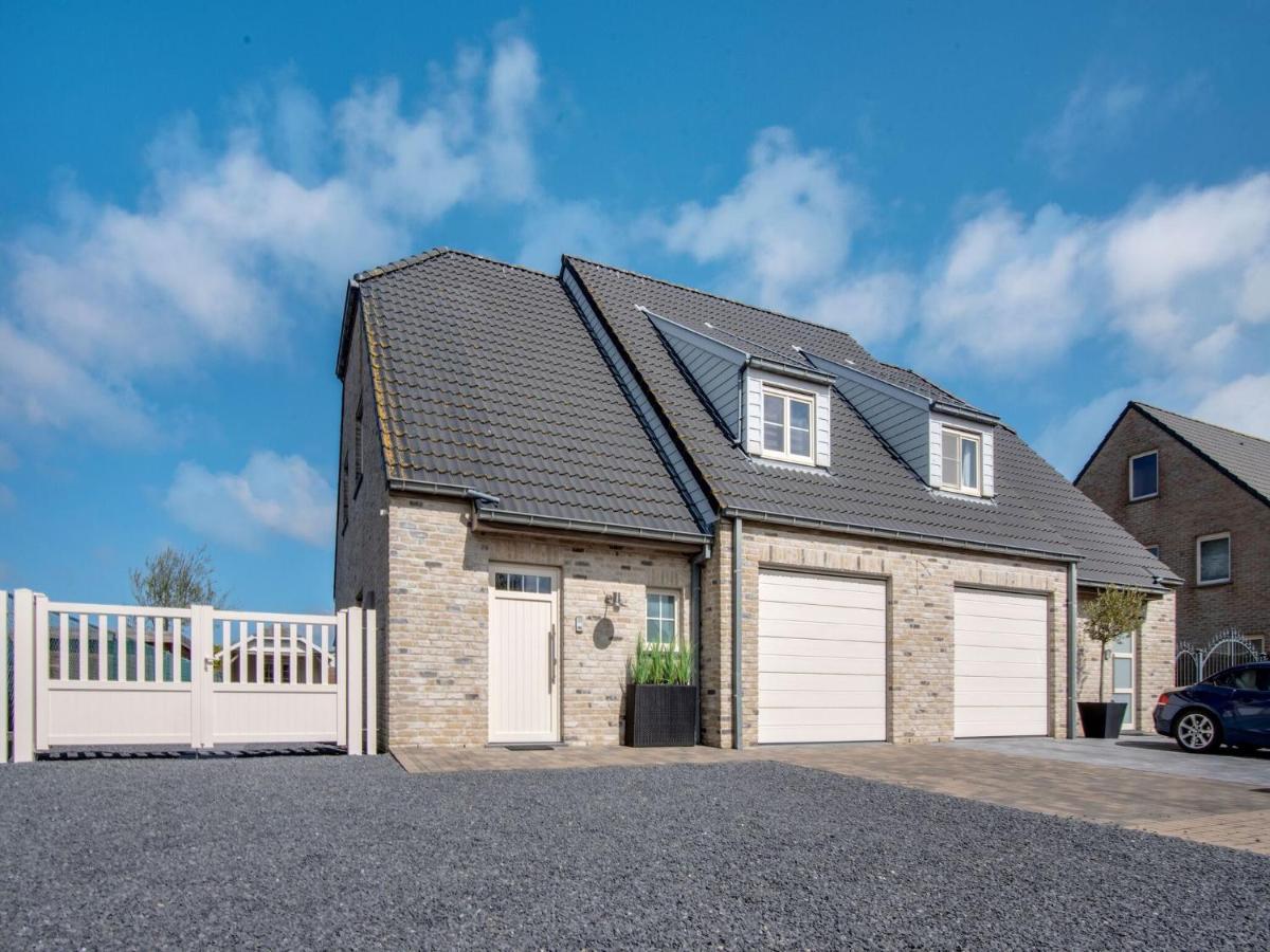 Modern Holiday Home In De Haan With Garden Esterno foto