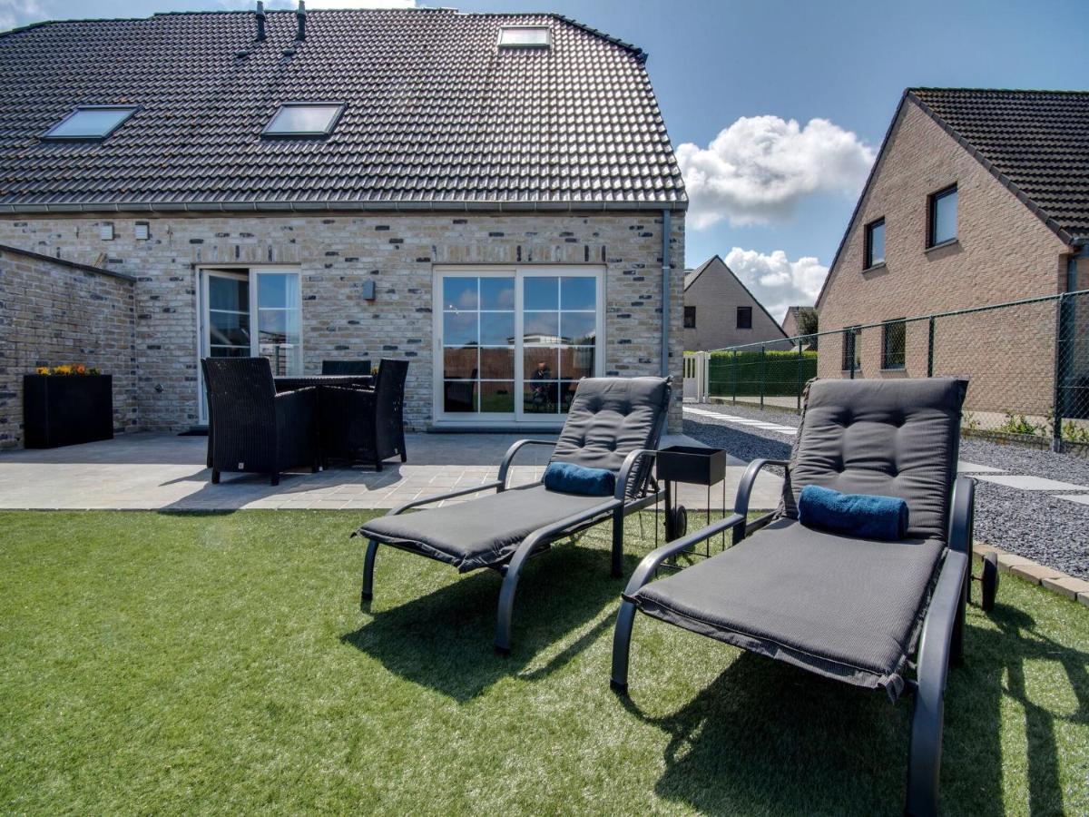 Modern Holiday Home In De Haan With Garden Esterno foto