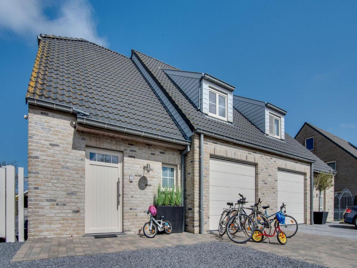 Modern Holiday Home In De Haan With Garden Esterno foto