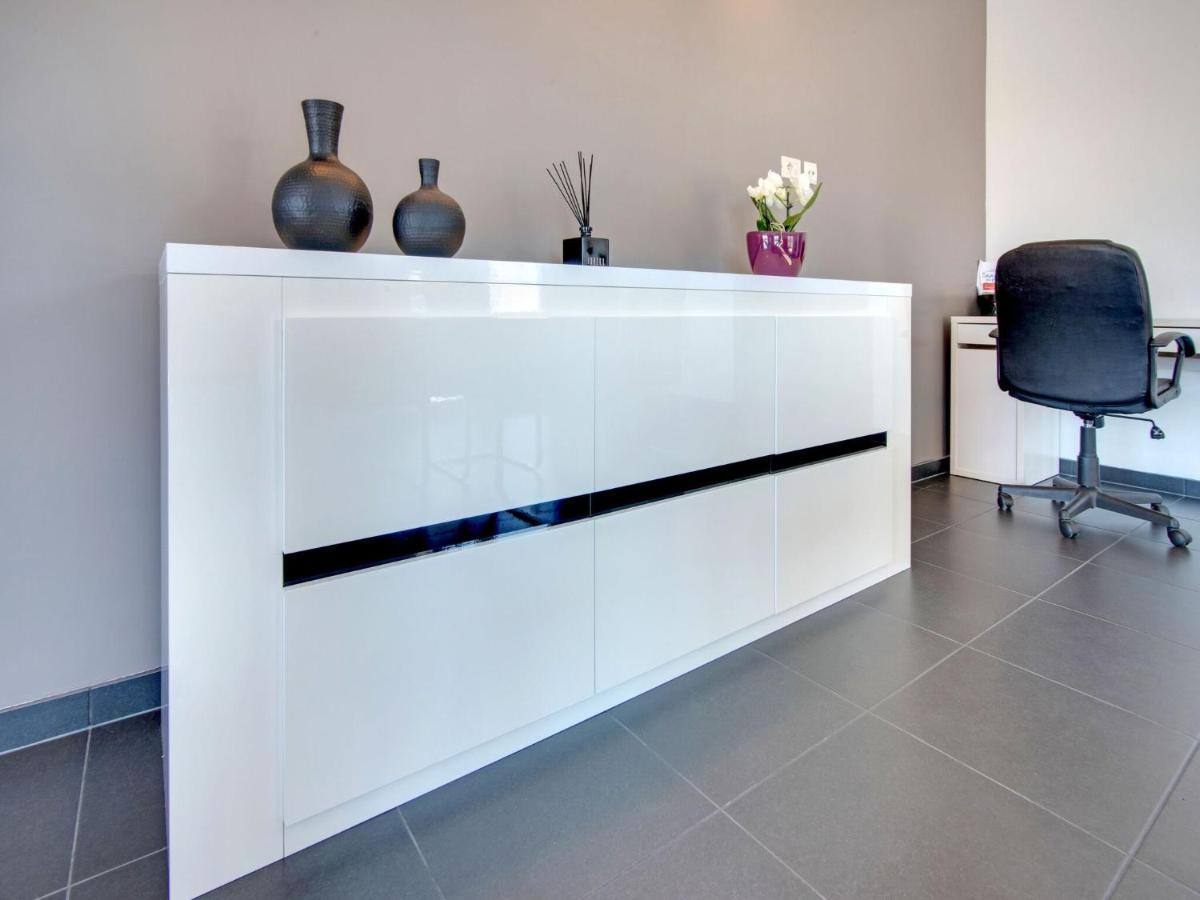 Modern Holiday Home In De Haan With Garden Esterno foto
